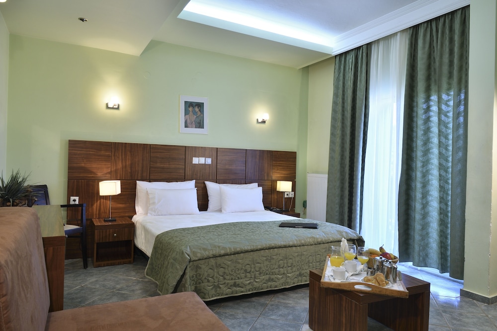 Standard, Double Bed, Four Seasons Skg Thessaloniki 3/10