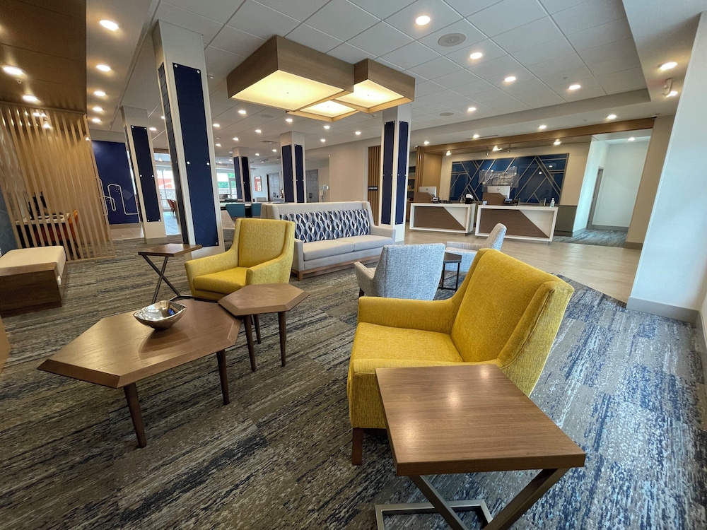 Holiday Inn Express & Suites Ft. Smith Airport, an IHG Hotel 45/75