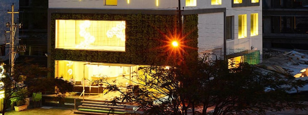 The Lime Boutique Suites 2/38