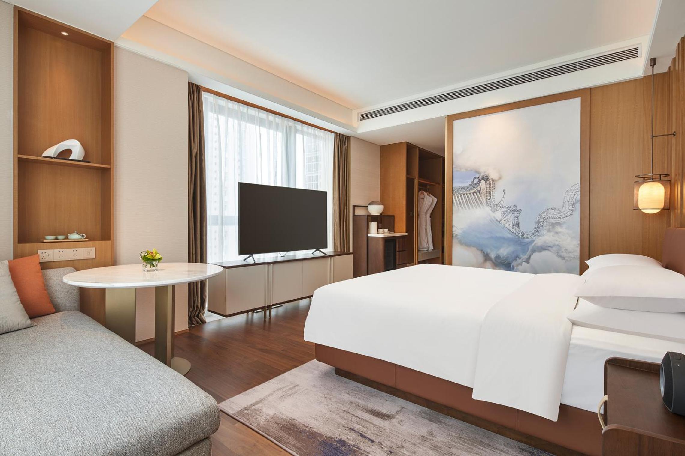 Room, King Bed, City View
