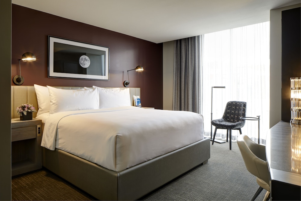 Archer Hotel Burlington 13/80