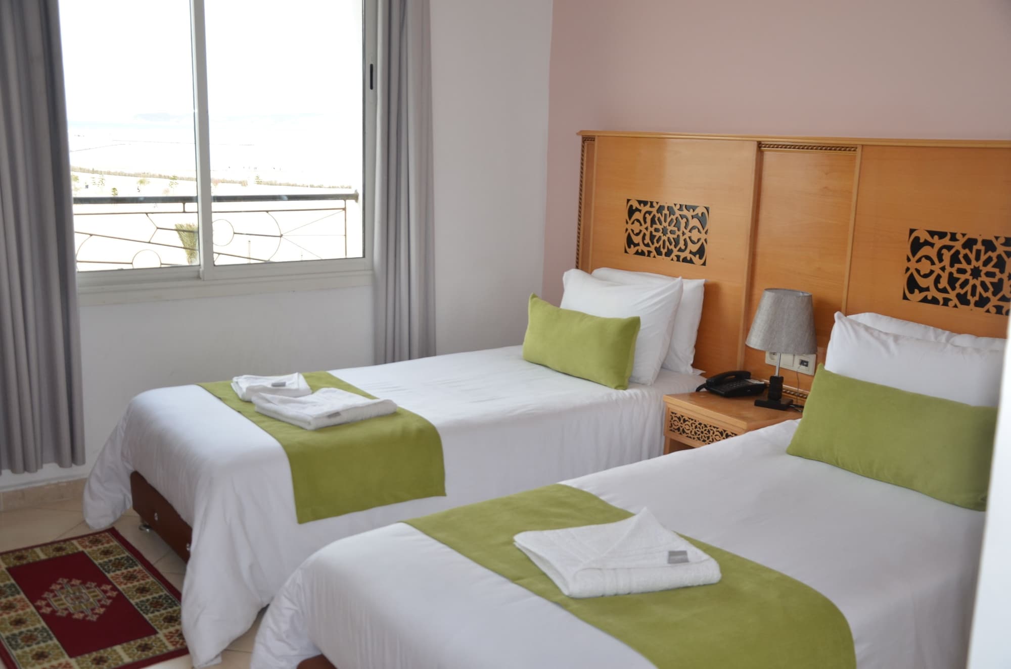 ROOM, TWIN BEDS, CITY VIEW