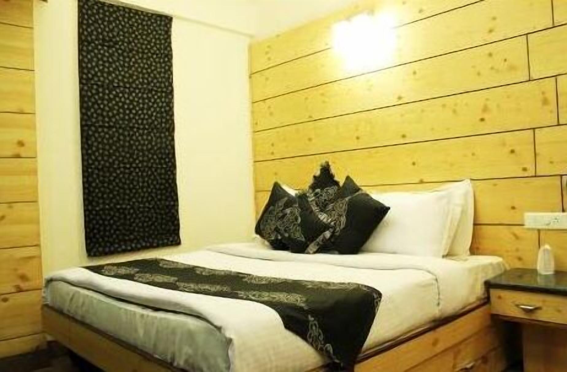 DELUXE, SUITE, DOUBLE BED