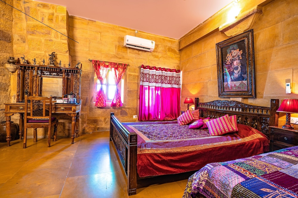 Garh Jaisal Haveli Hotel 11/37