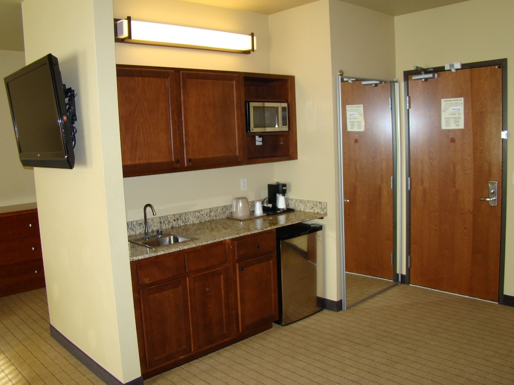 StoneCreek Lodge 8/48