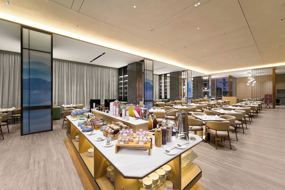 Harris Hotel and Suites Nagoya Batam 34/37