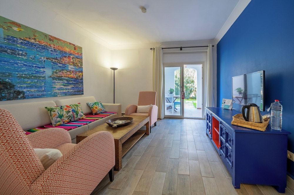 Casa dell Arte Hotel of Arts and Leisure 32/55