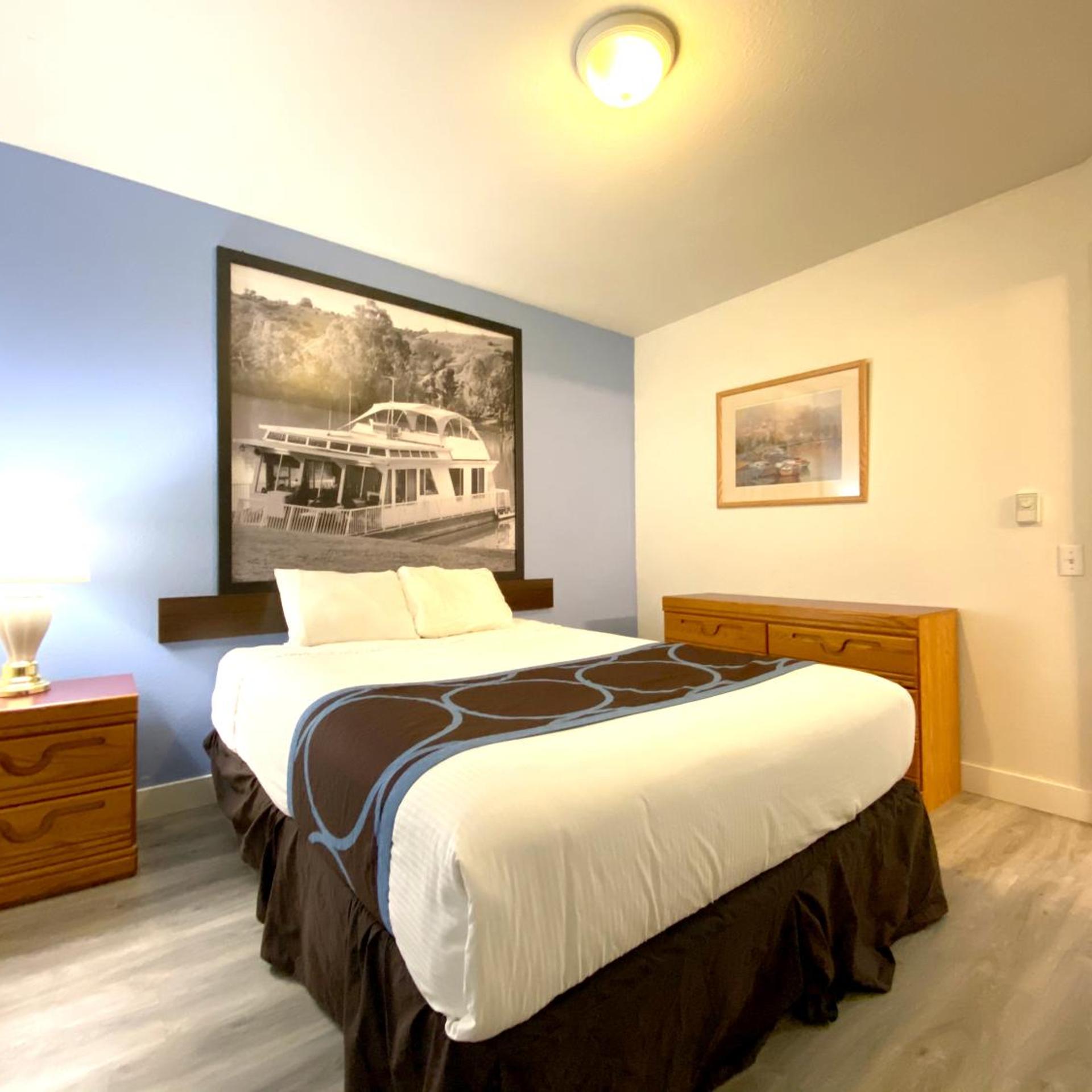 1 Bedroom, Deluxe, Suite, King Bed, 2 Queen Beds