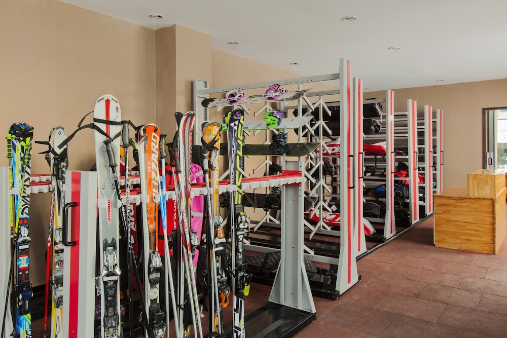 HOLIDAY INN EXPRESS CHANGBAISHAN 25/49