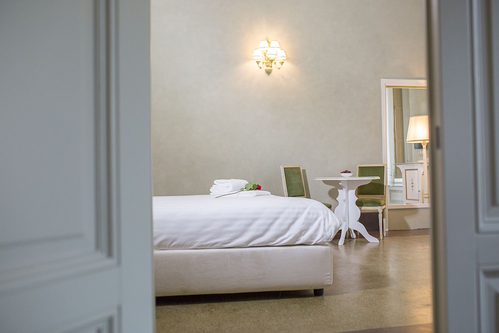 Palazzo D'oltrarno - Residenza D'epoca 15/38
