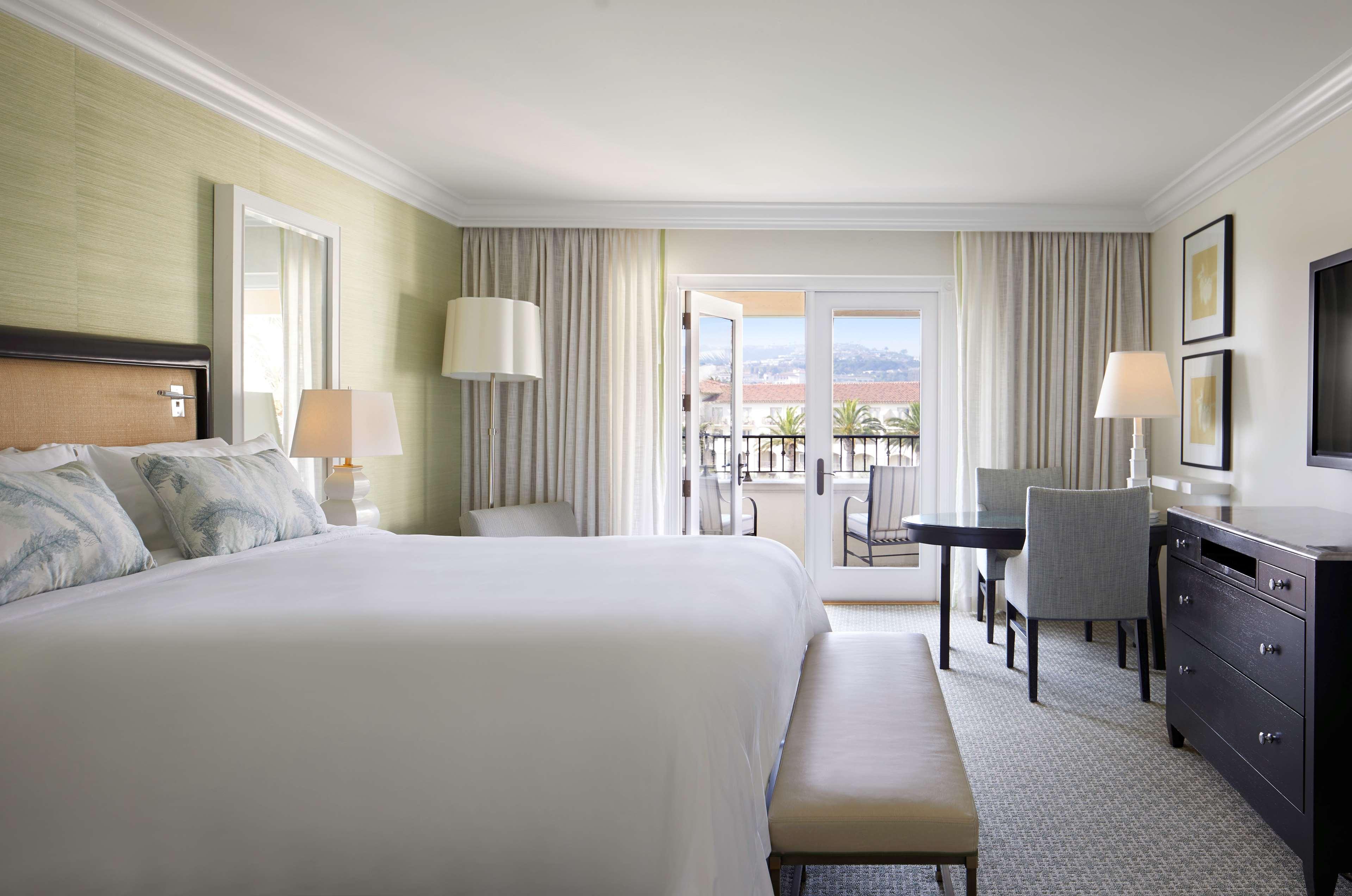 Fireside, Suite, King Bed, Accessible