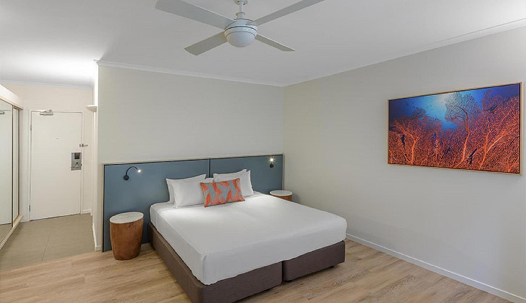 SUPERIOR, KING BED