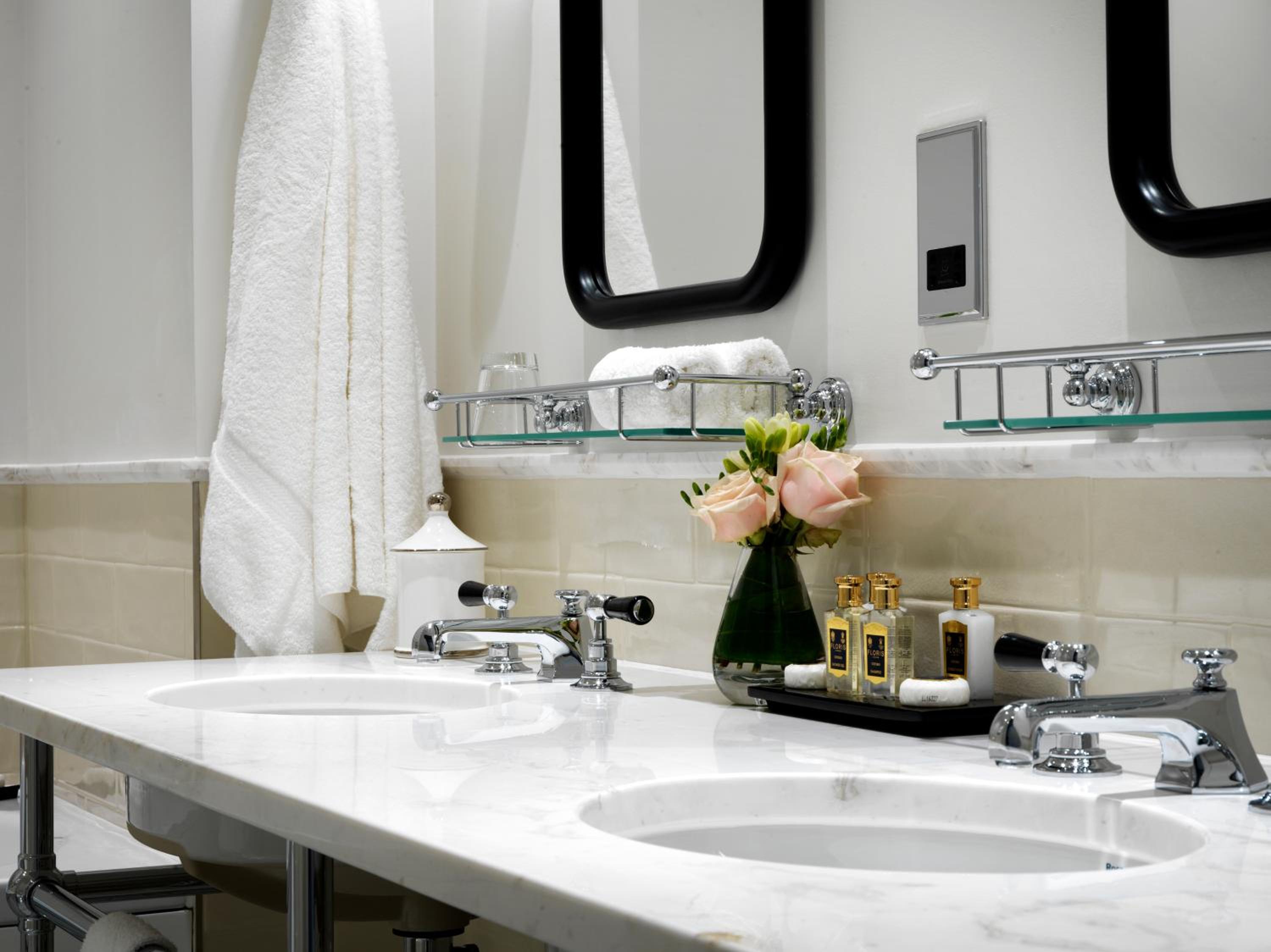 Junior Suite, Executive