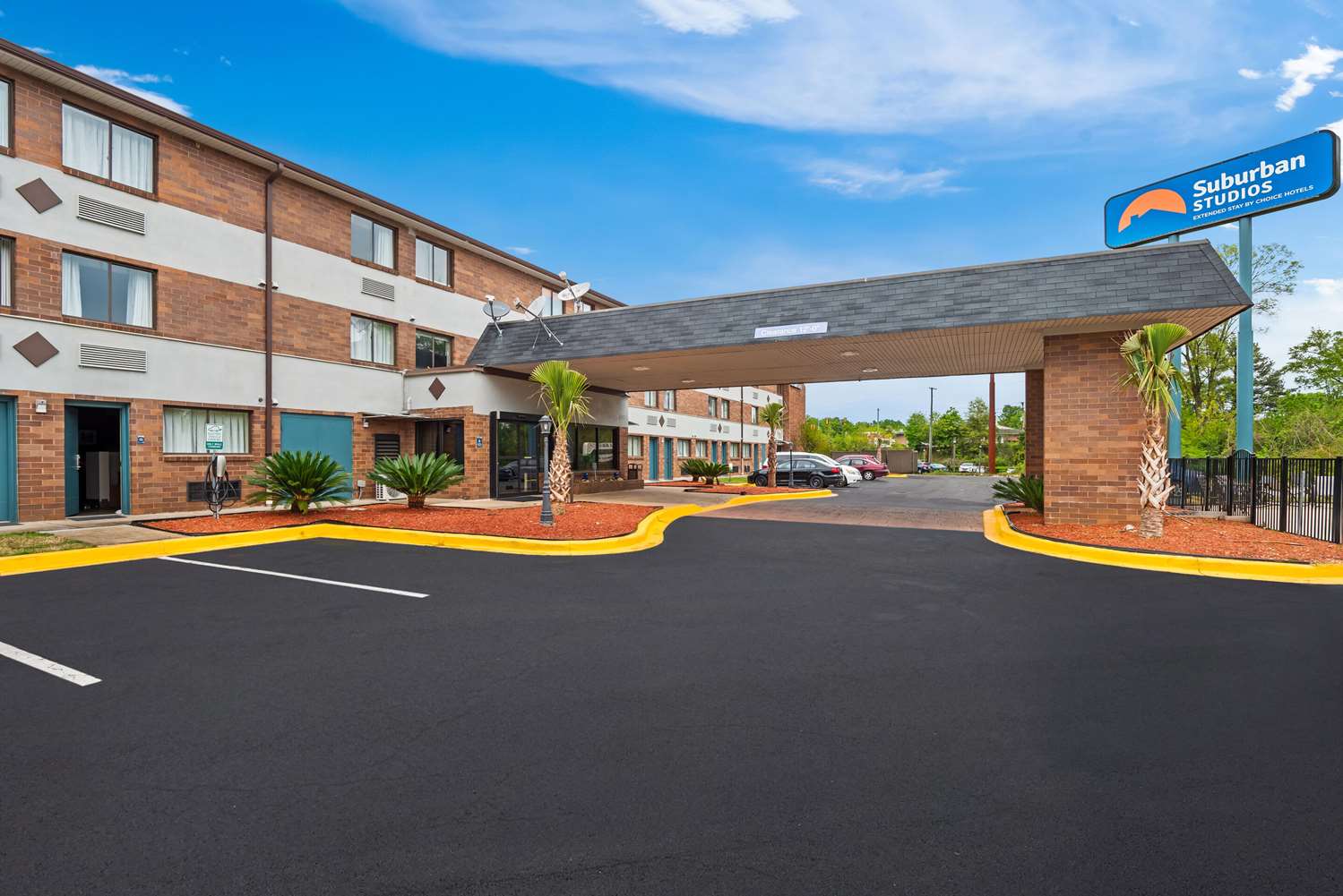 Suburban Studios Columbia Northwest 28/29