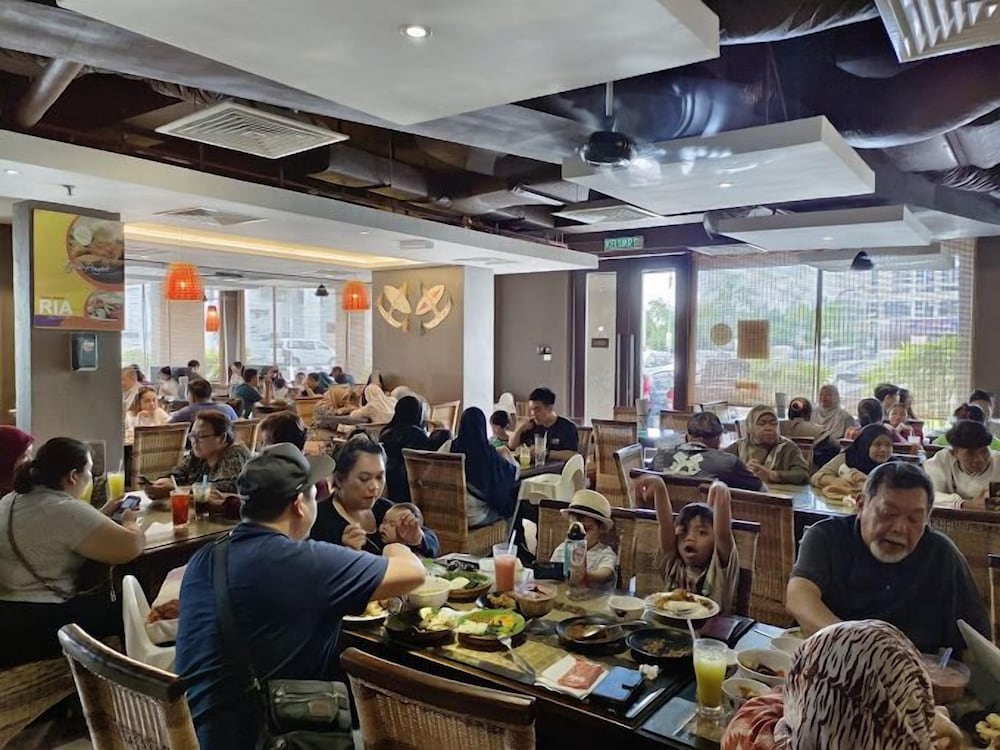 Ajang Hotel 38/48
