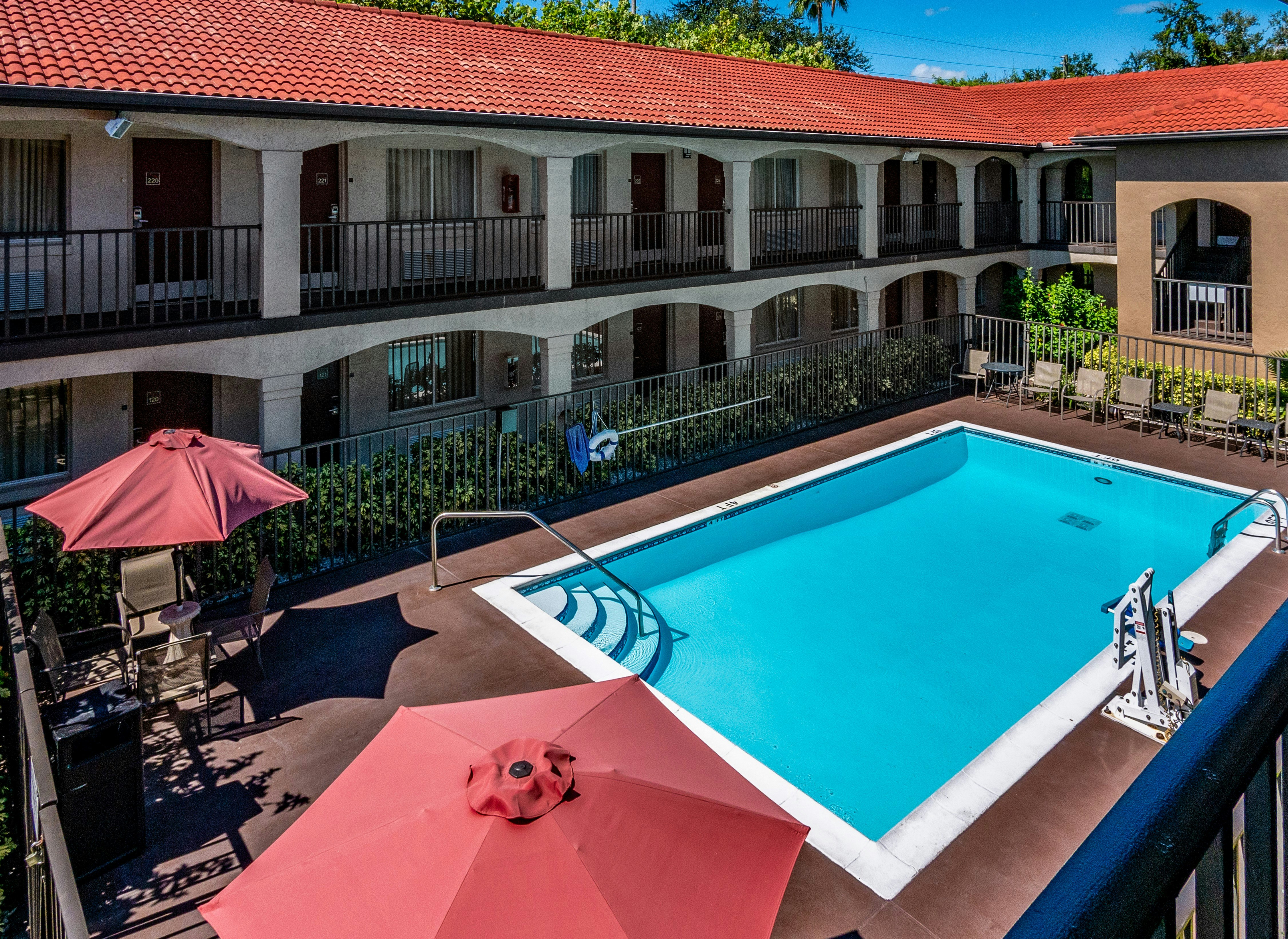 Red Roof Inn Orlando South-Florida Mall 33/34