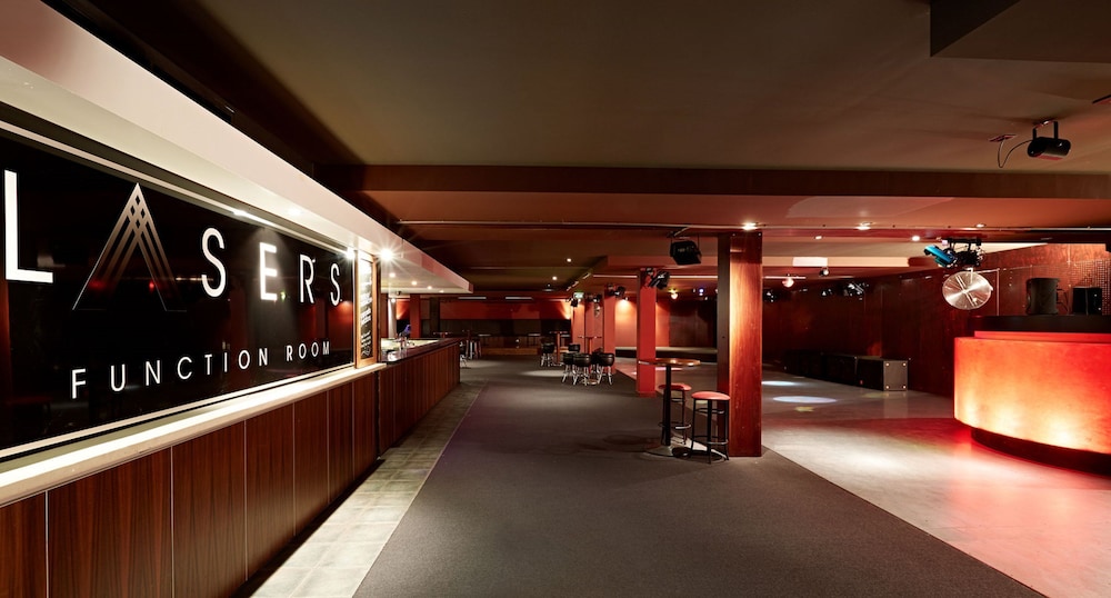 Waltzing Matilda Hotel 4/44