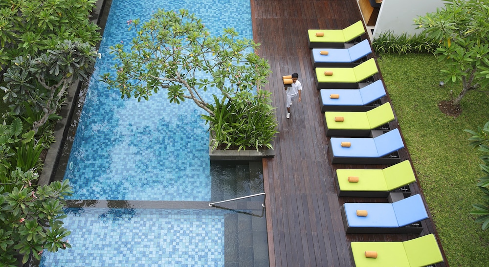 Hotel Santika Mataram 68/70