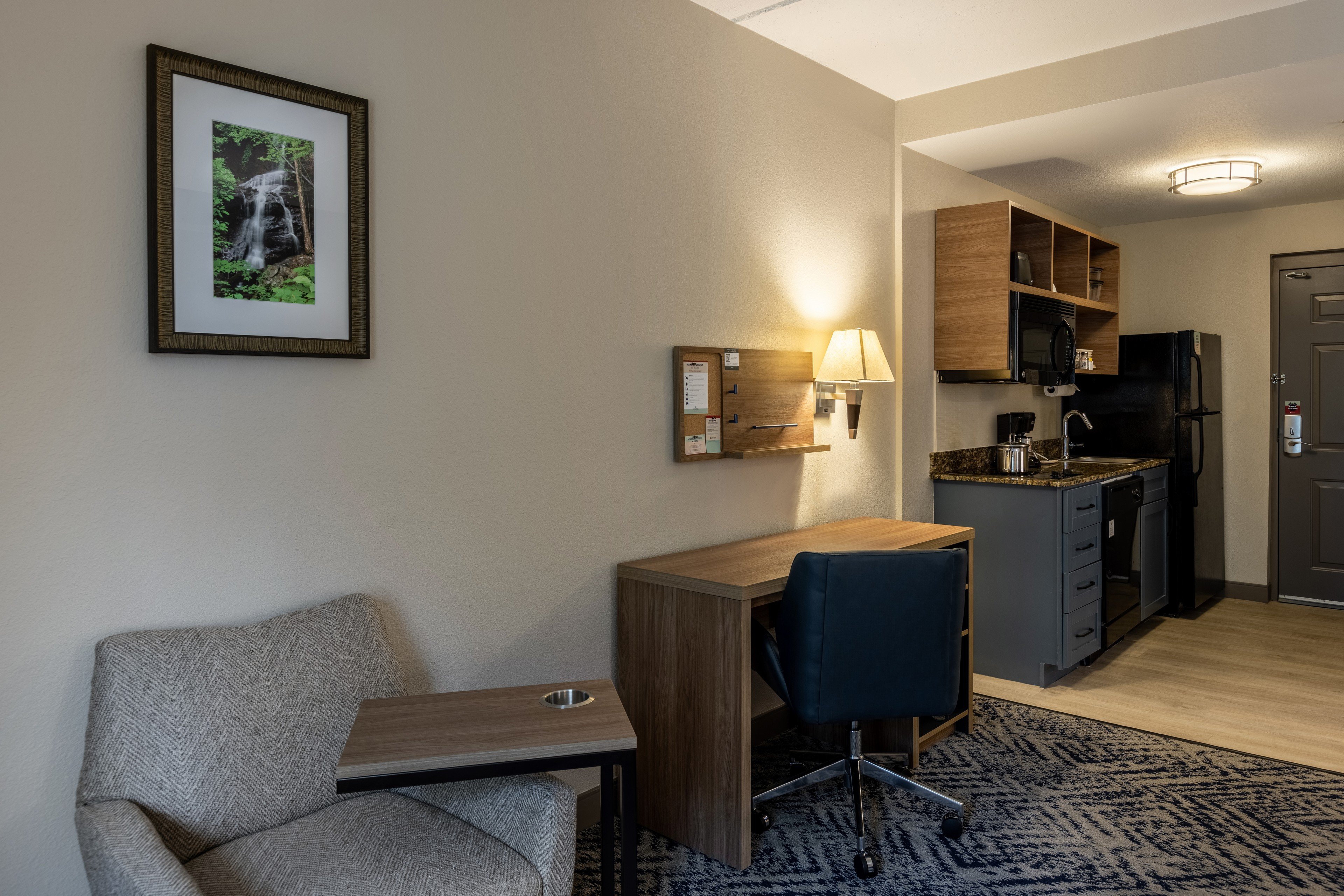 CANDLEWOOD SUITES BLUFFTON - HILTON HEAD 42/73