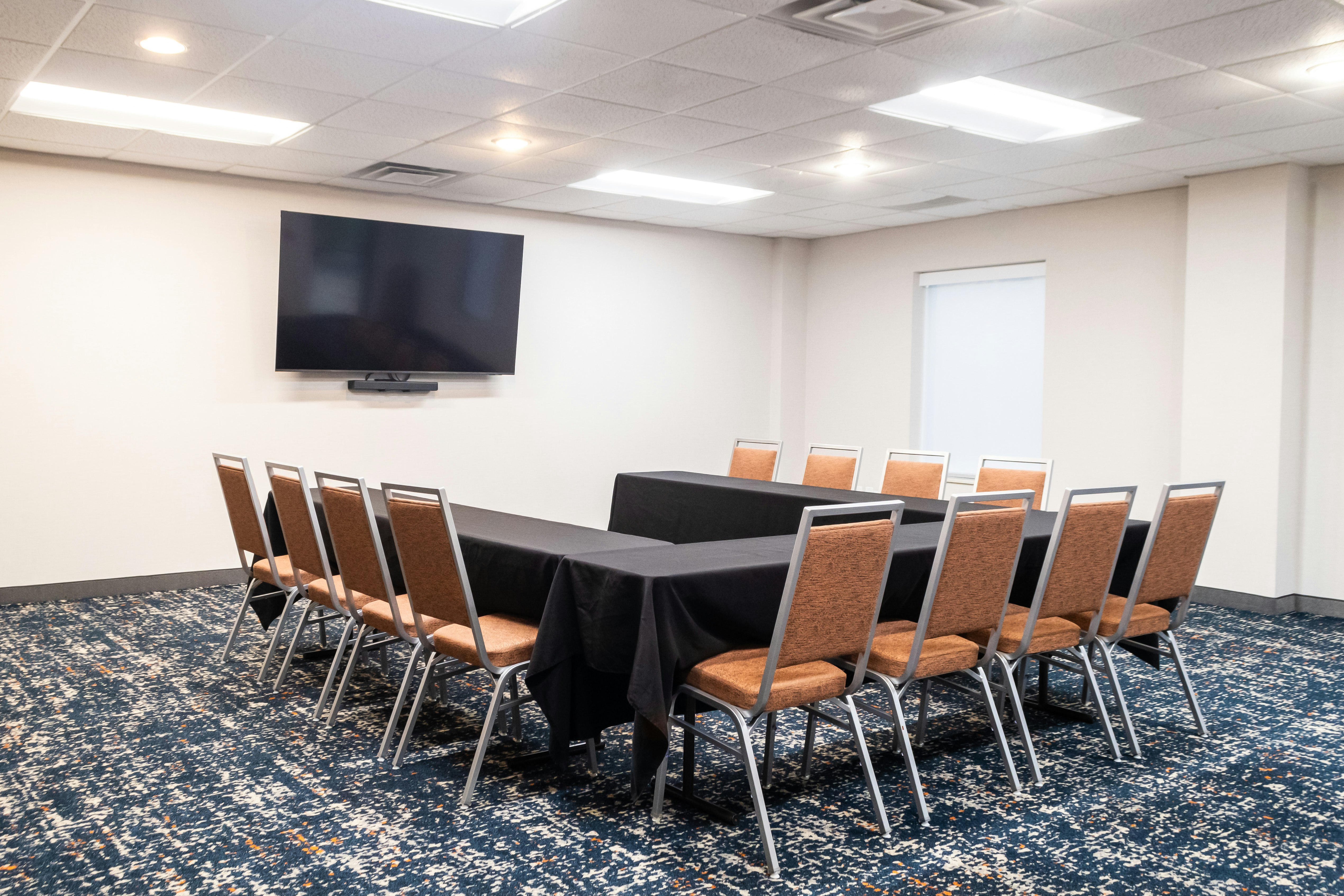 Hampton Inn Suites Addison 55/58