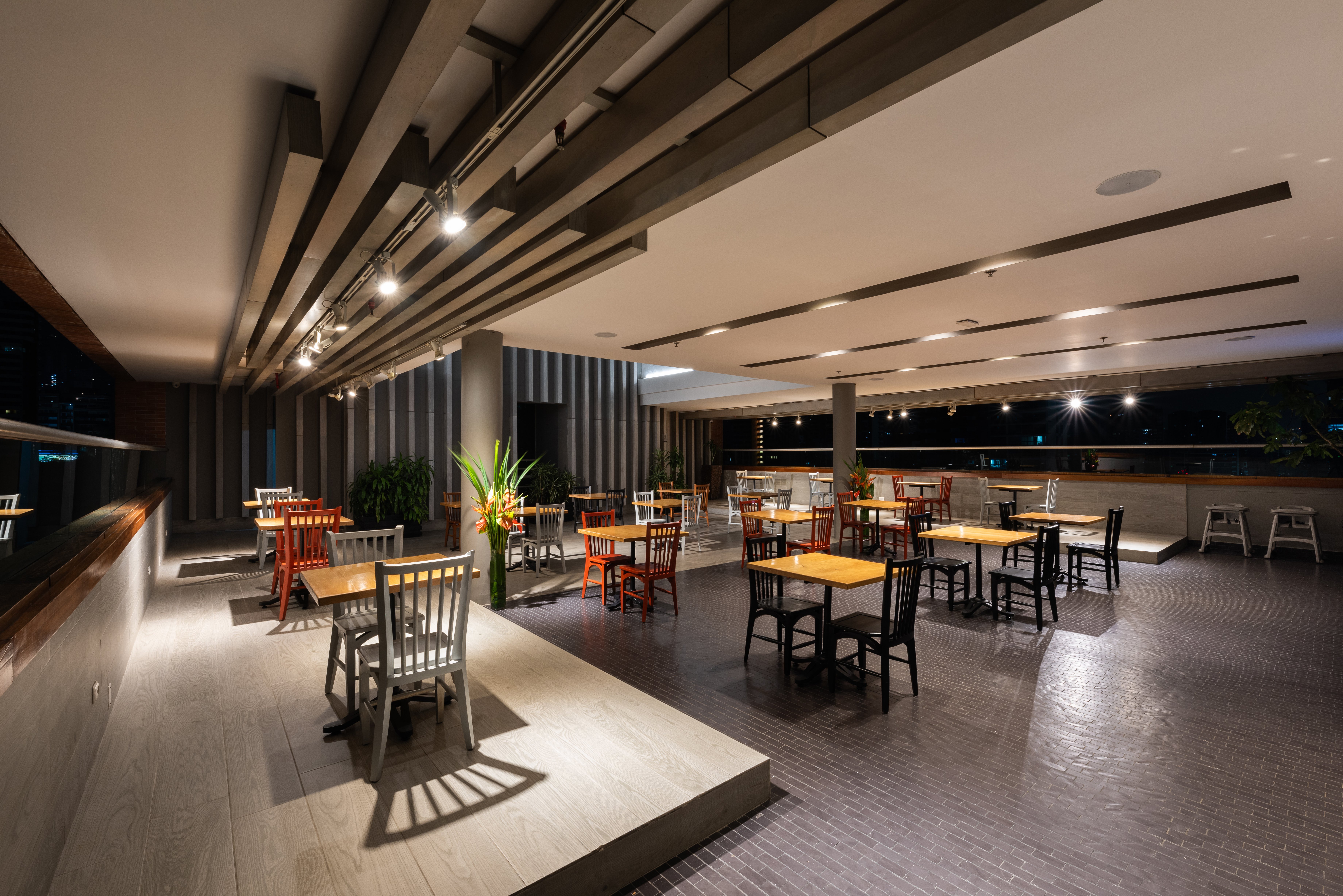 HOLIDAY INN EXPRESS MEDELLIN 38/65