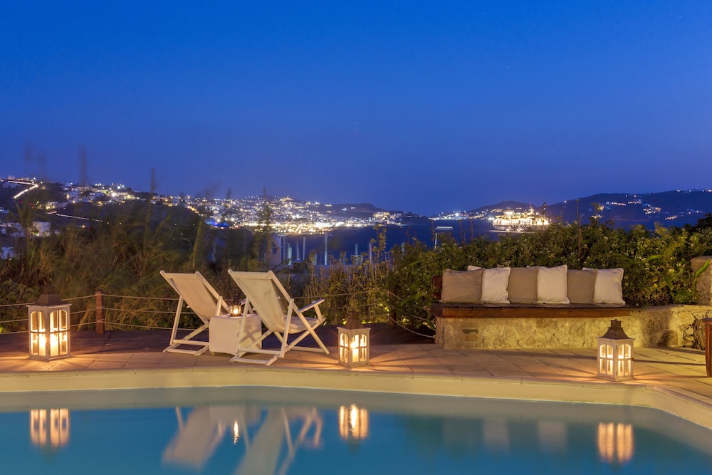 Rhenia Hotel and Bungalows in MYKONOS