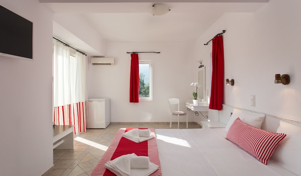 Iris Beach Hotel 22/41