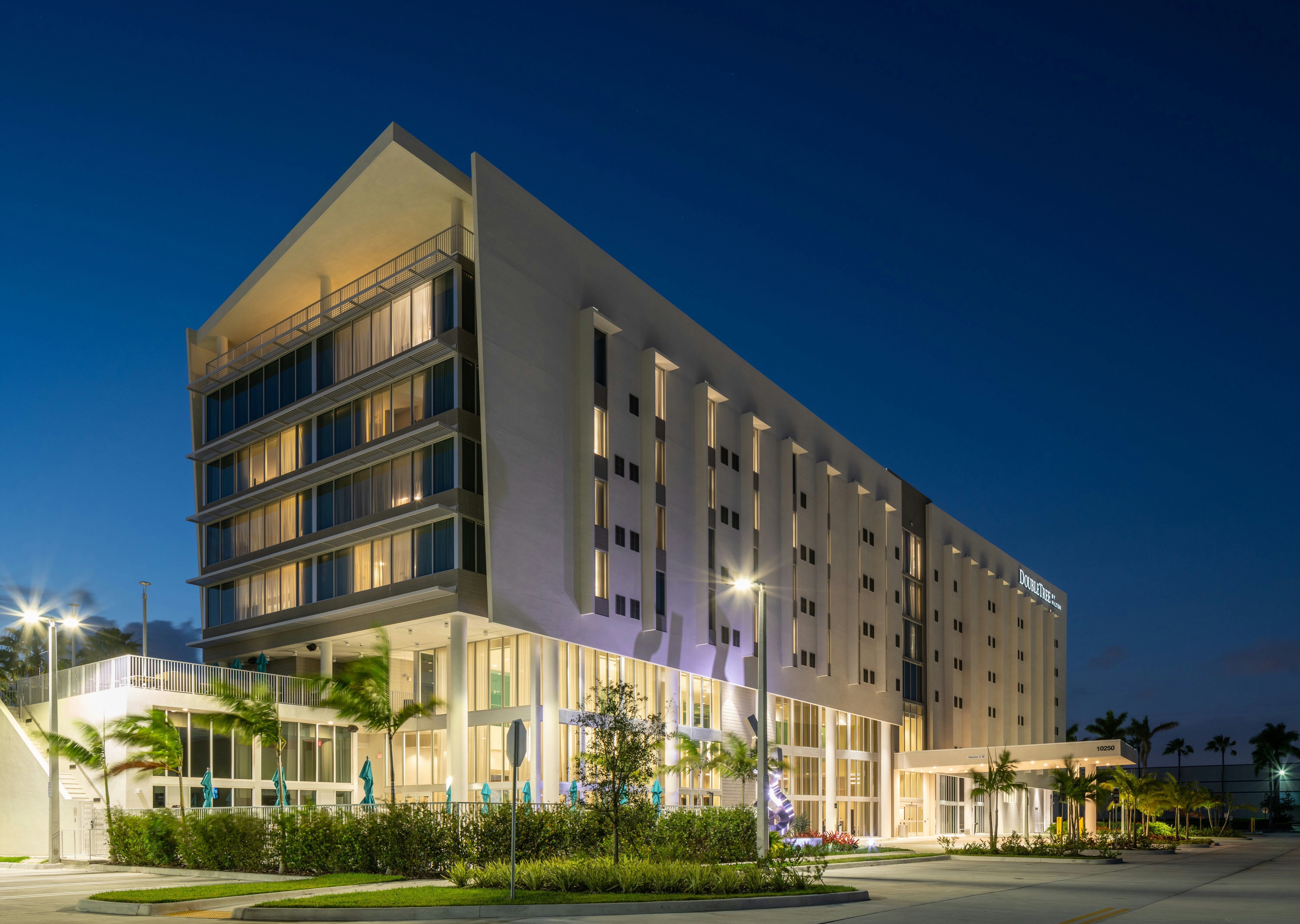 Doubletree By Hilton Miami Doral 4/44
