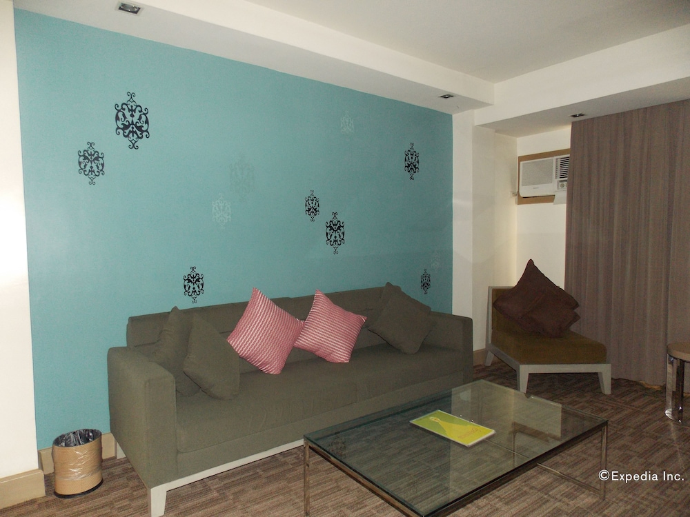 L'Fisher Hotel 27/50