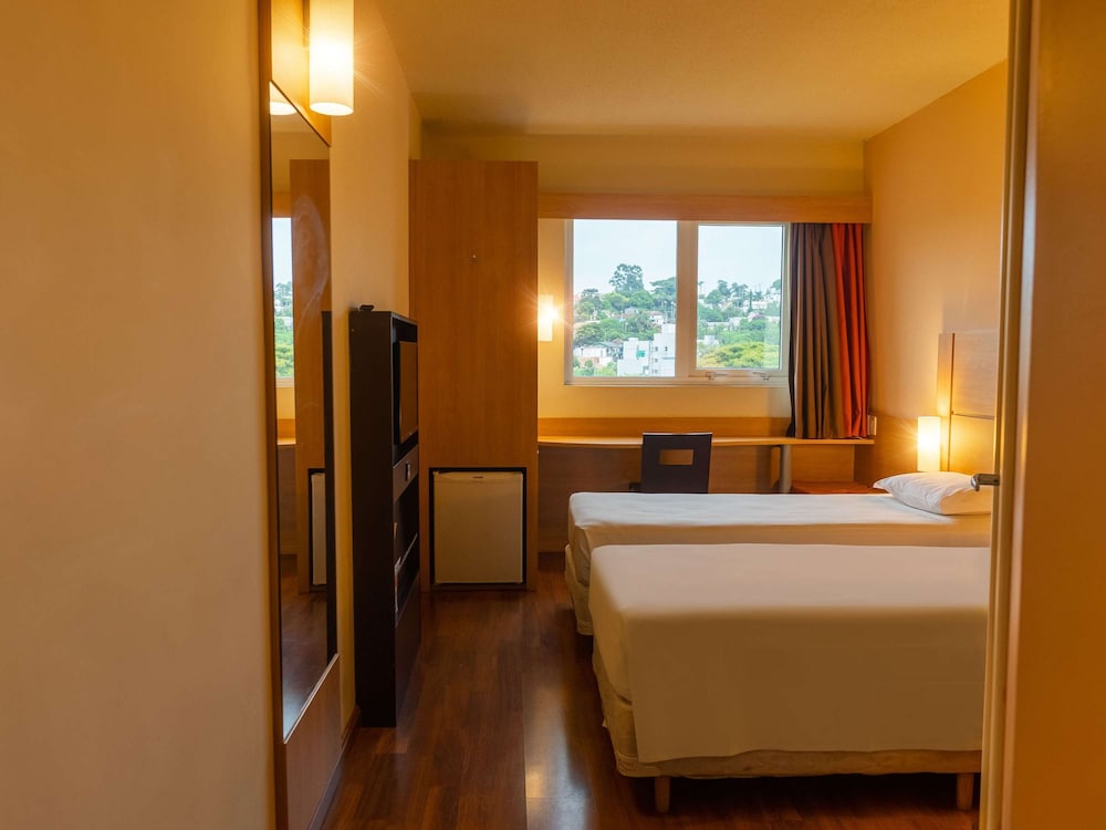 Ibis Novo Hamburgo 18/47