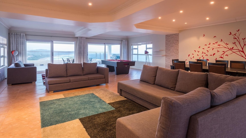BLUE MARLIN HOTEL 57/84