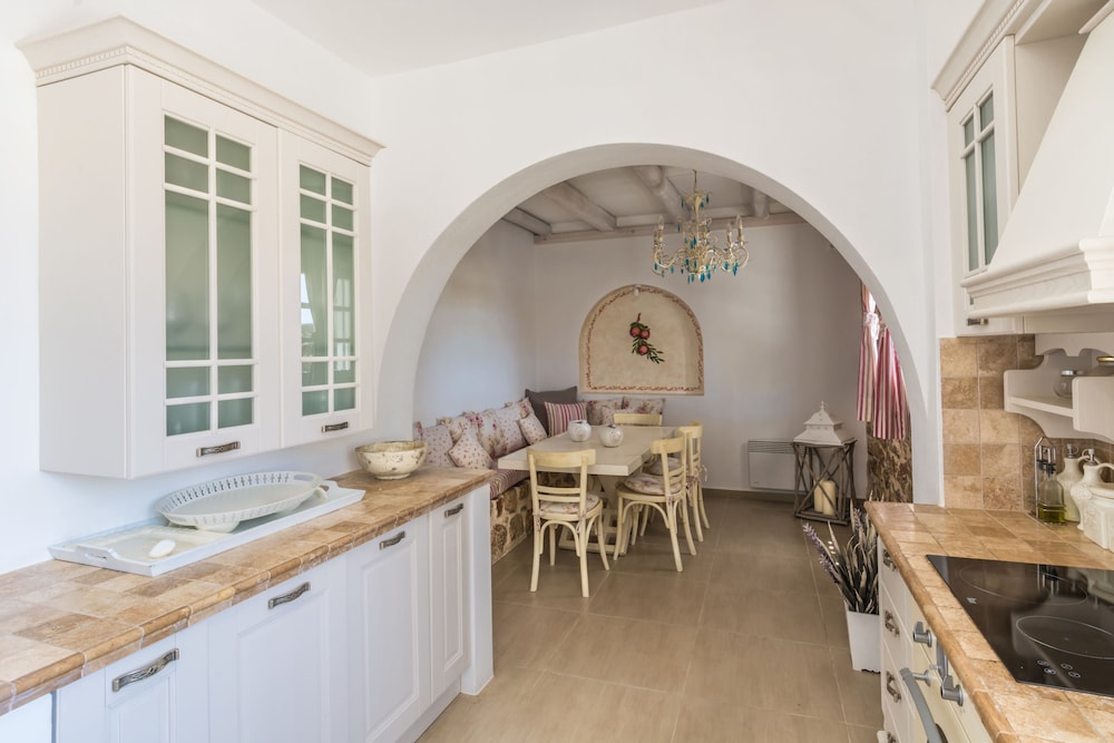 Michaela Residence 28/50