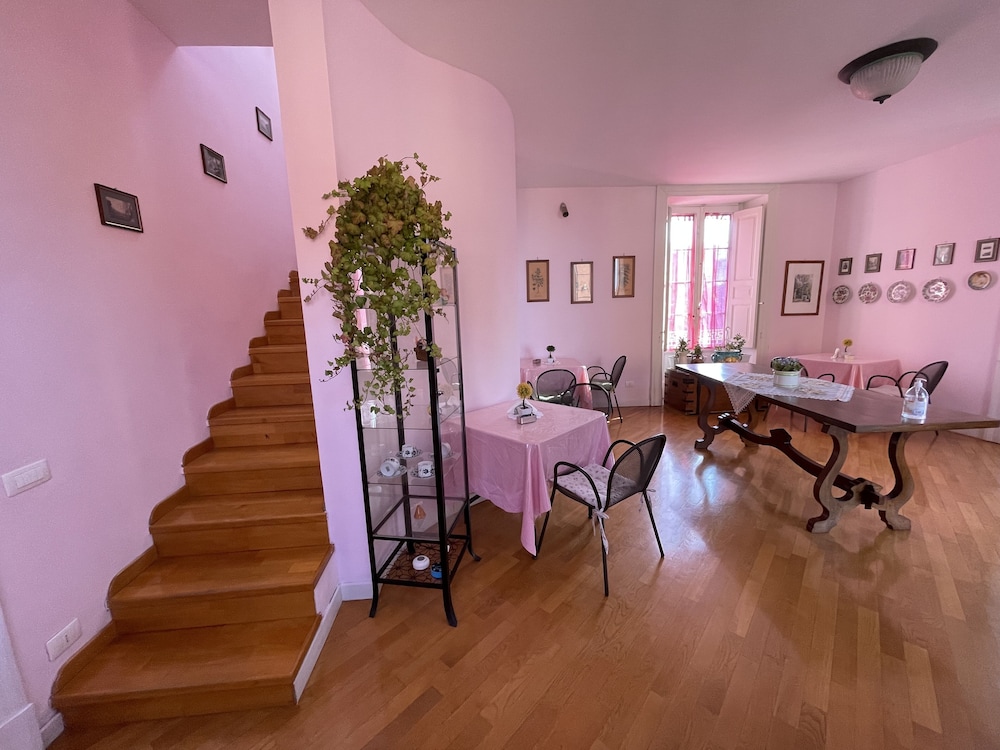 The Secret Garden Relais 43/66