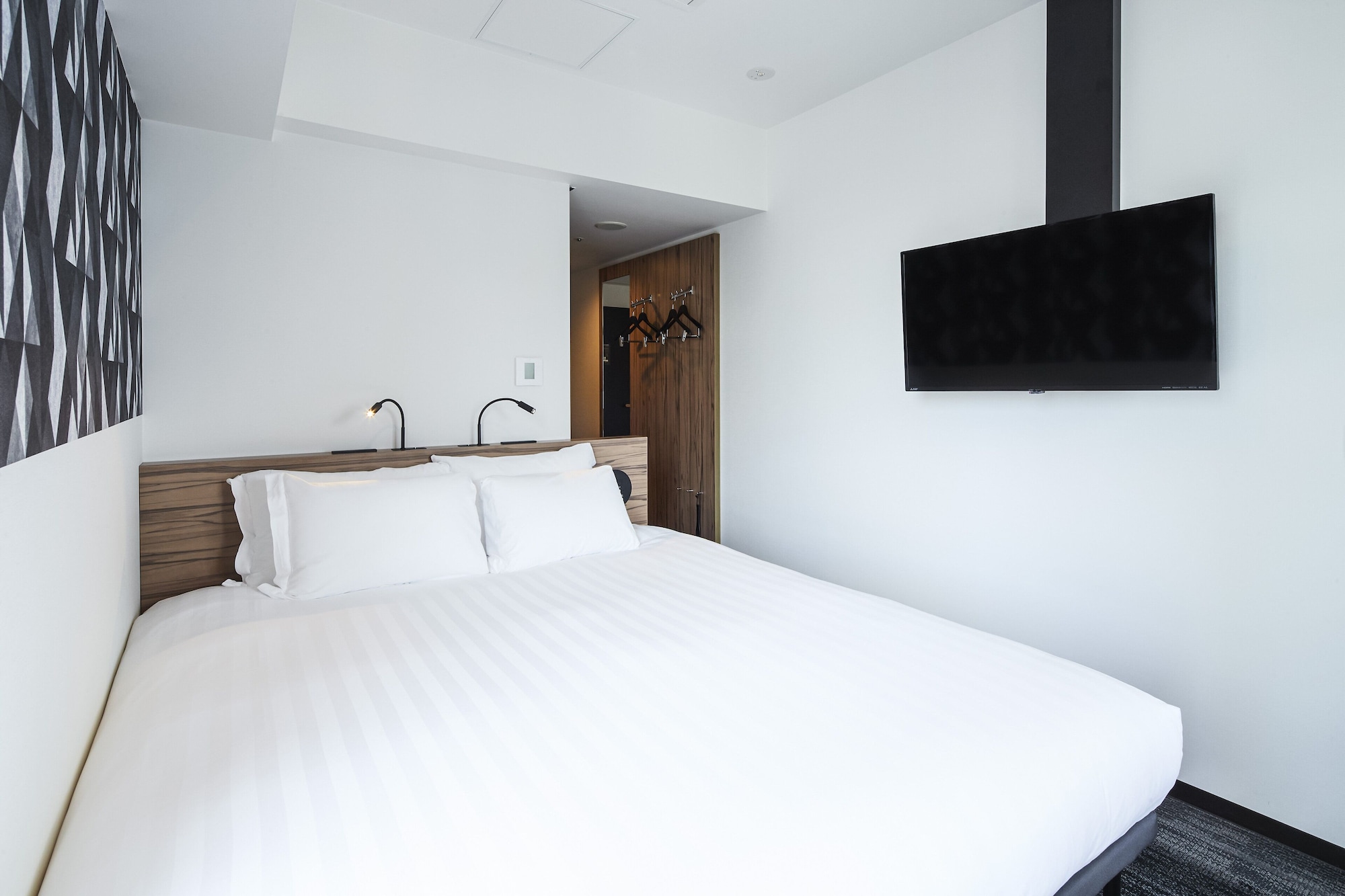 Room, Queen Bed, City View