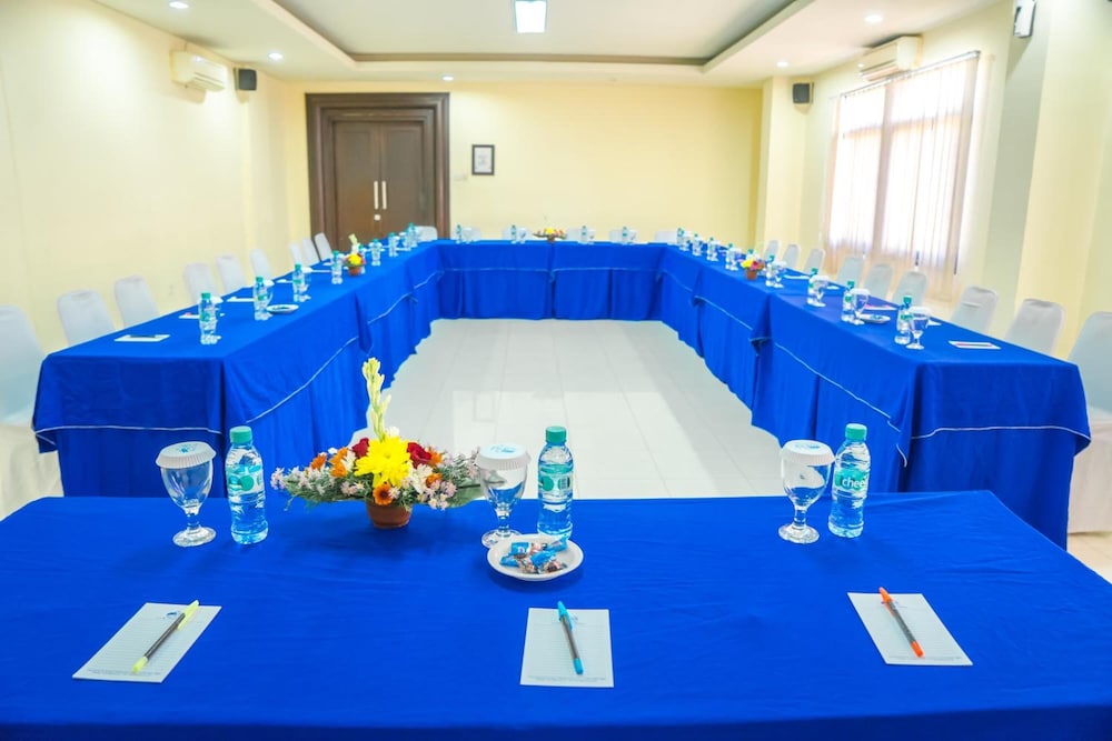 Puri Ayu Hotel 32/40