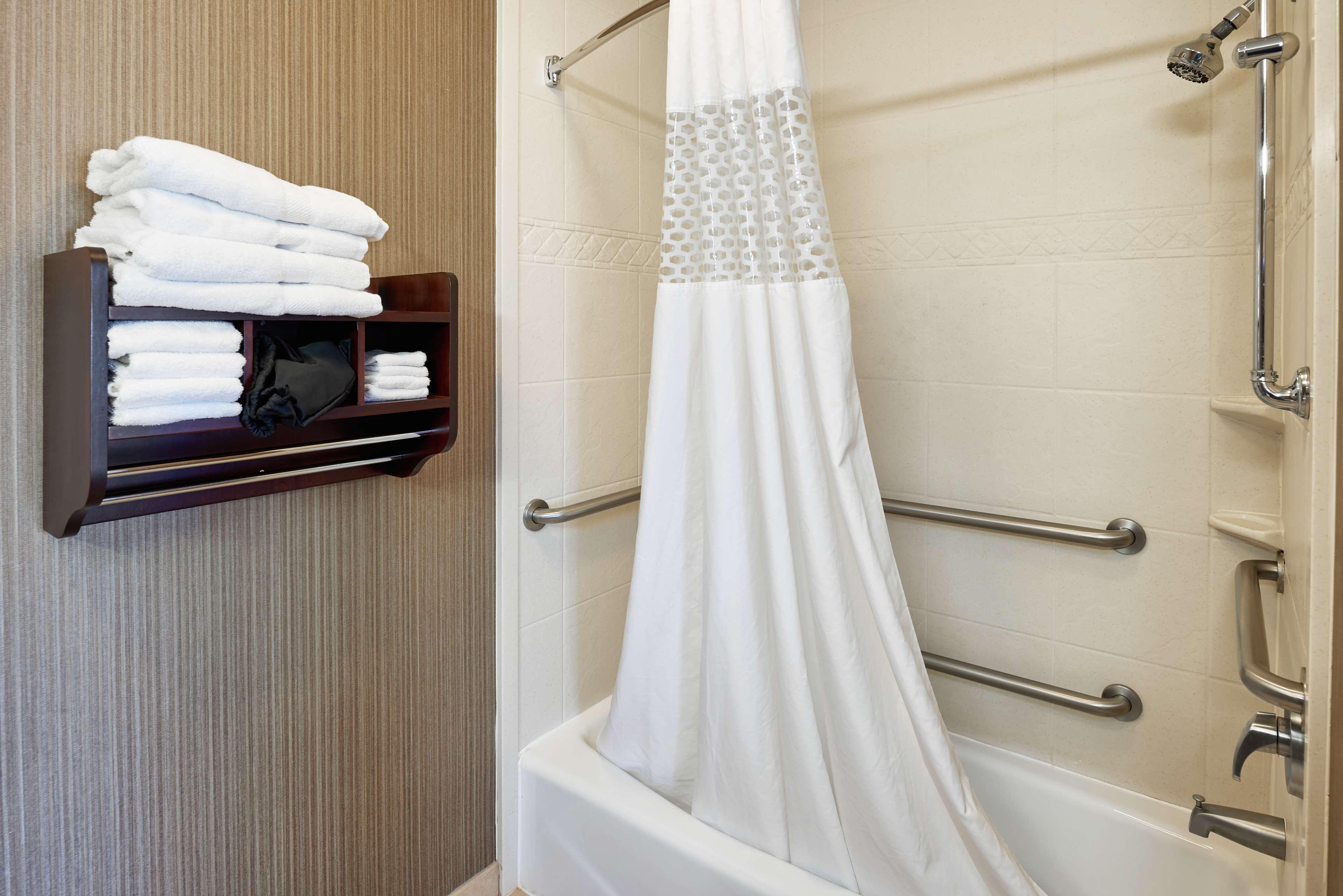 Studio, Suite, King Bed, Accessible