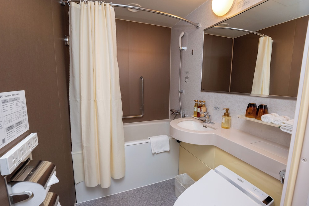 Toshi Center Hotel 65/65