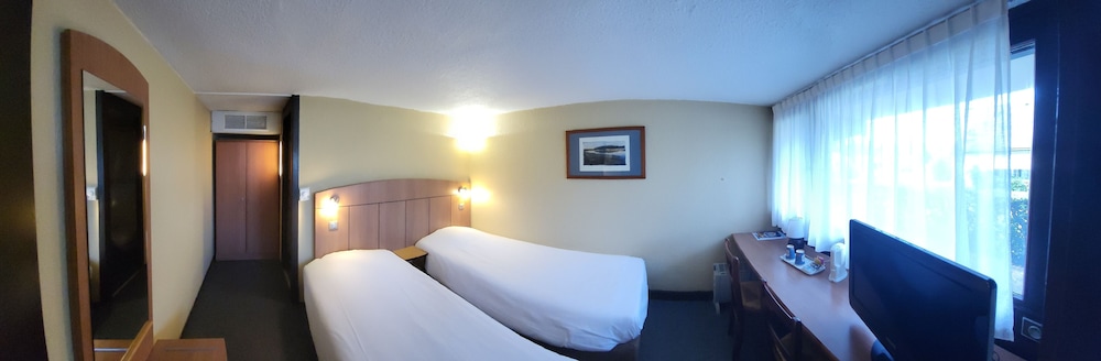 Standard, Twin Beds