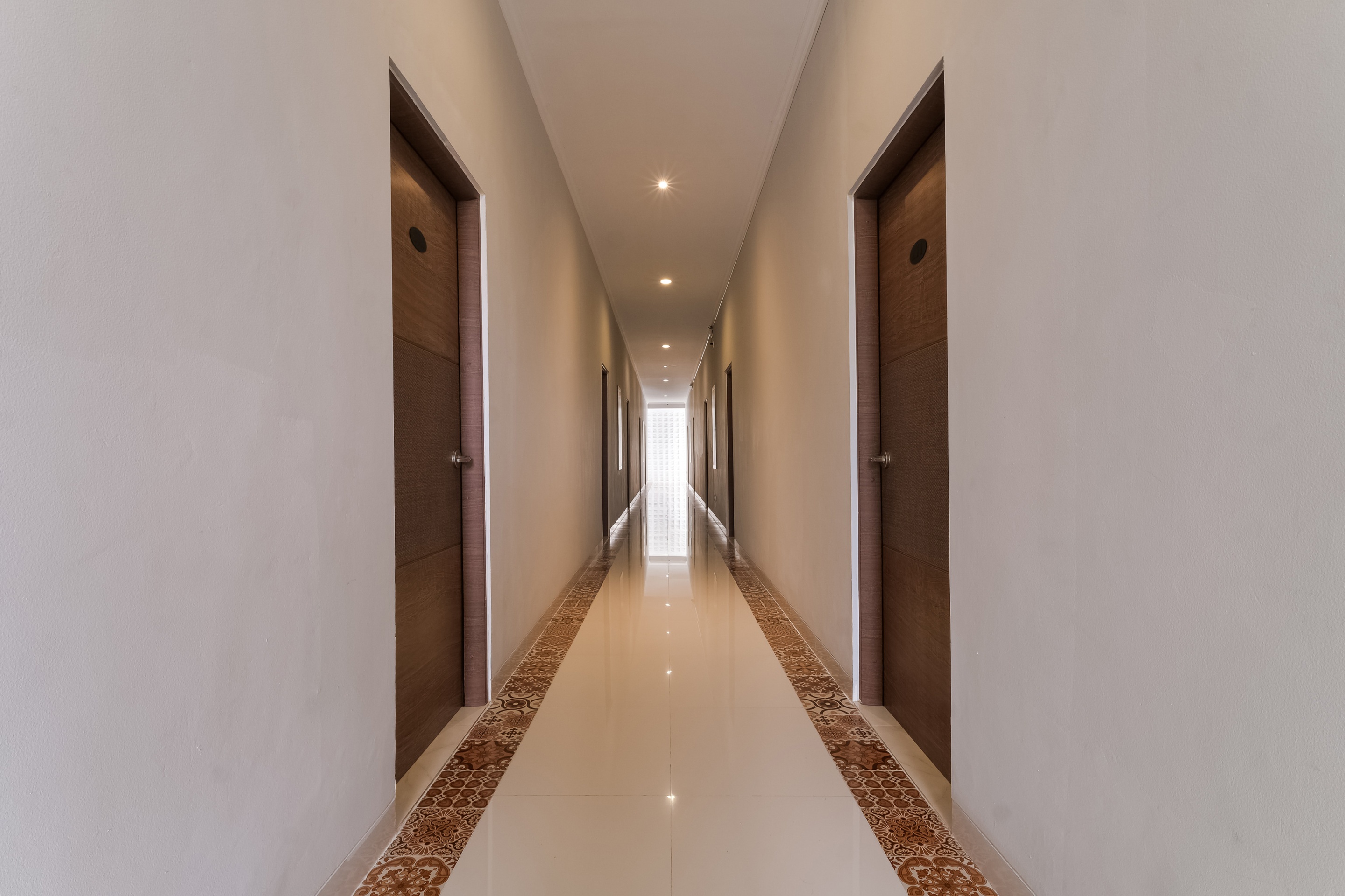 Collection O near Ambarrukmo Plaza Mall formerly Damar Kusumo Guest House 14/23