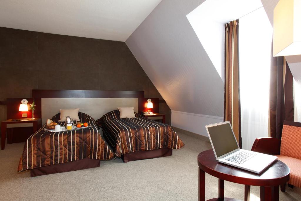 Standard, Twin Beds