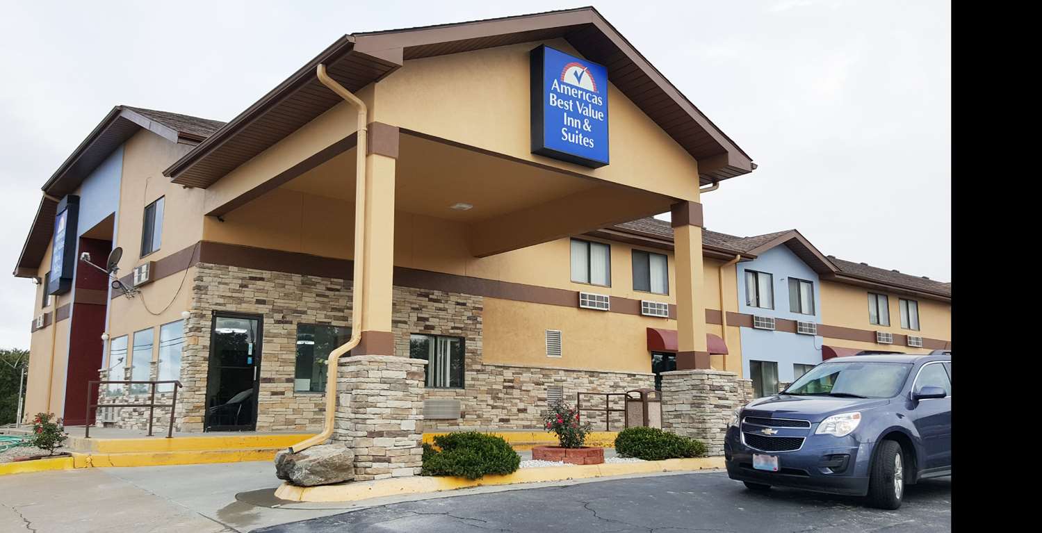 Americas Best Value Inn & Suites Harrisonville 32/33