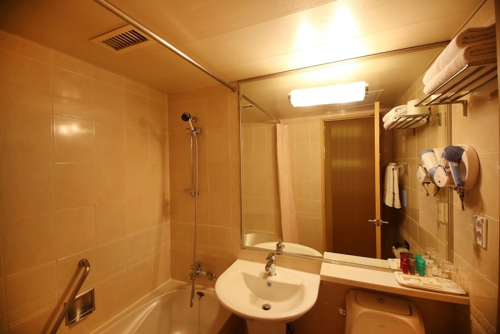 Ramada by Wyndham Songdo 19/34