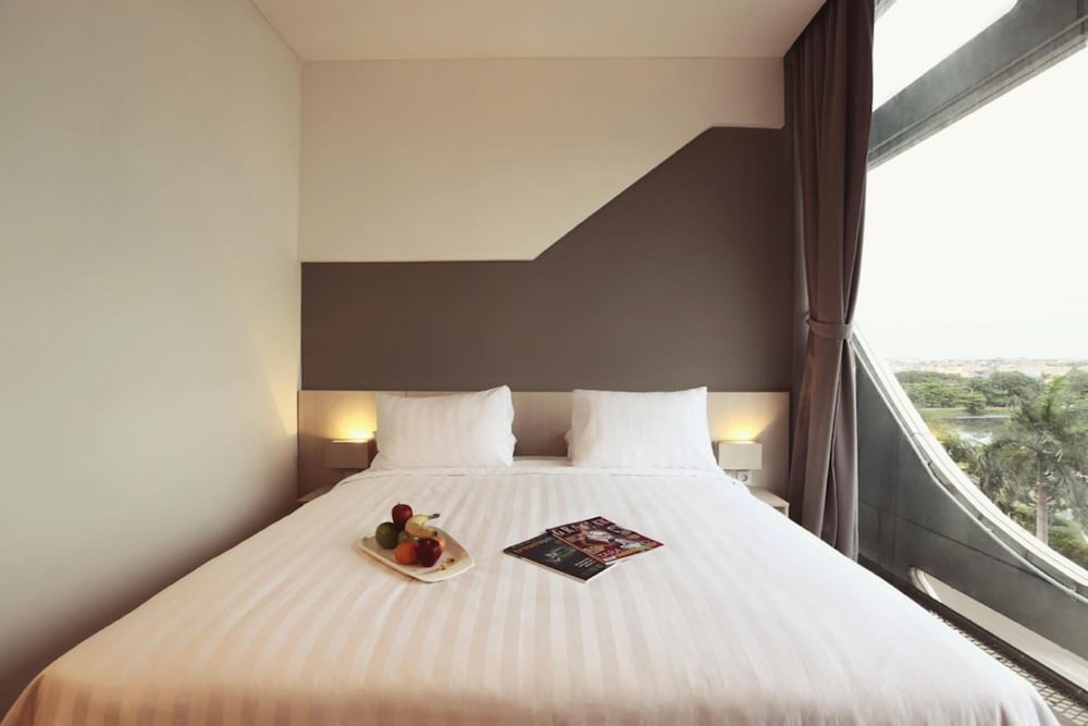 Ozone Hotel Pantai Indah Kapuk 6/25