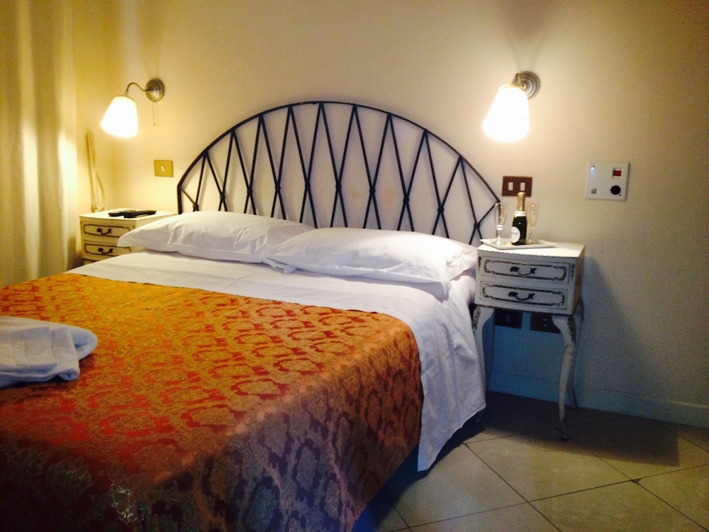 Marta Guest House 7/24