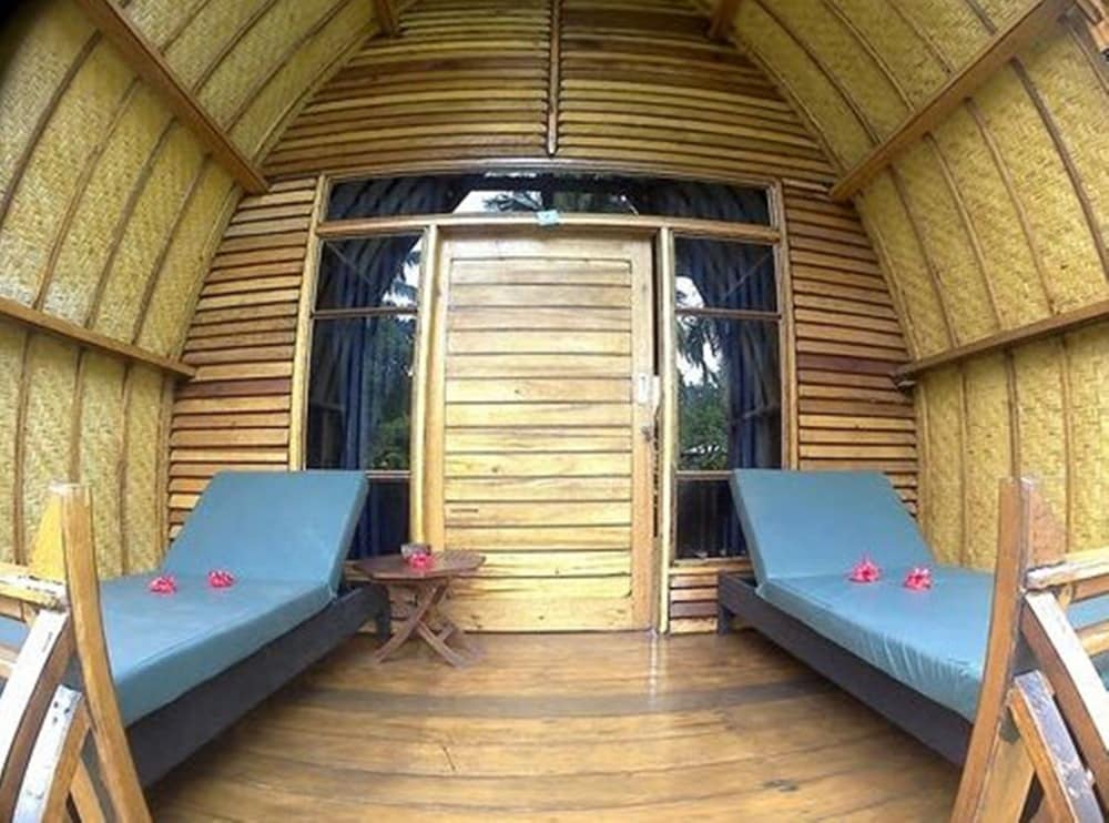 Laguna Gili Beach Resort 24/60