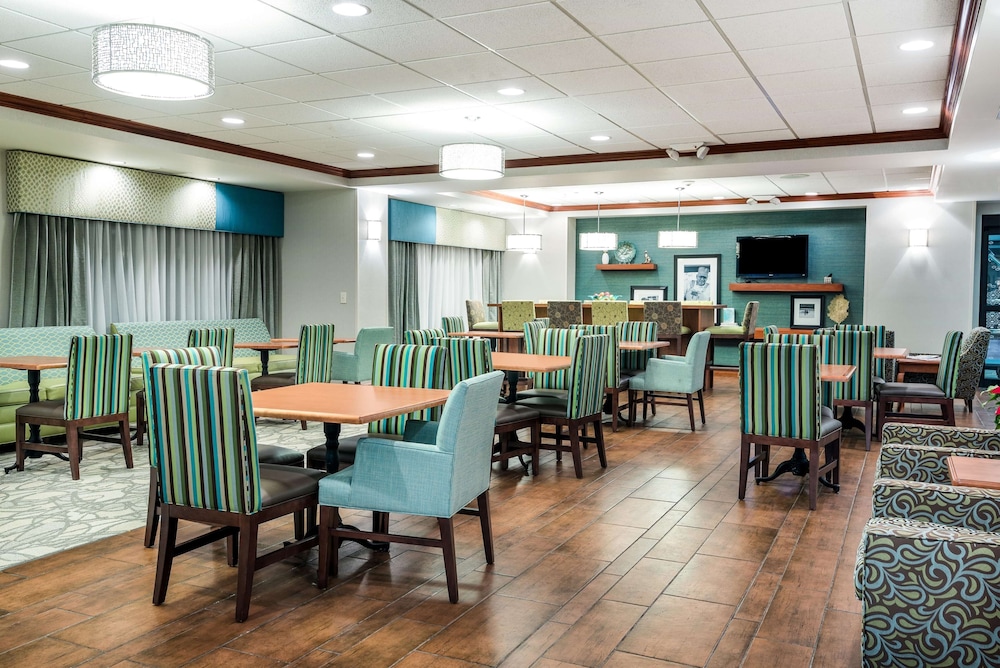 Hampton Inn Bellevue Nebraska 32/41