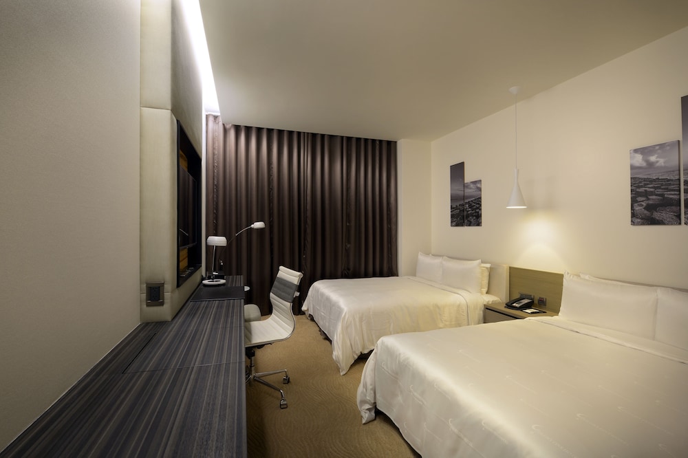 Golden Tulip Glory Fine Hotel 13/60