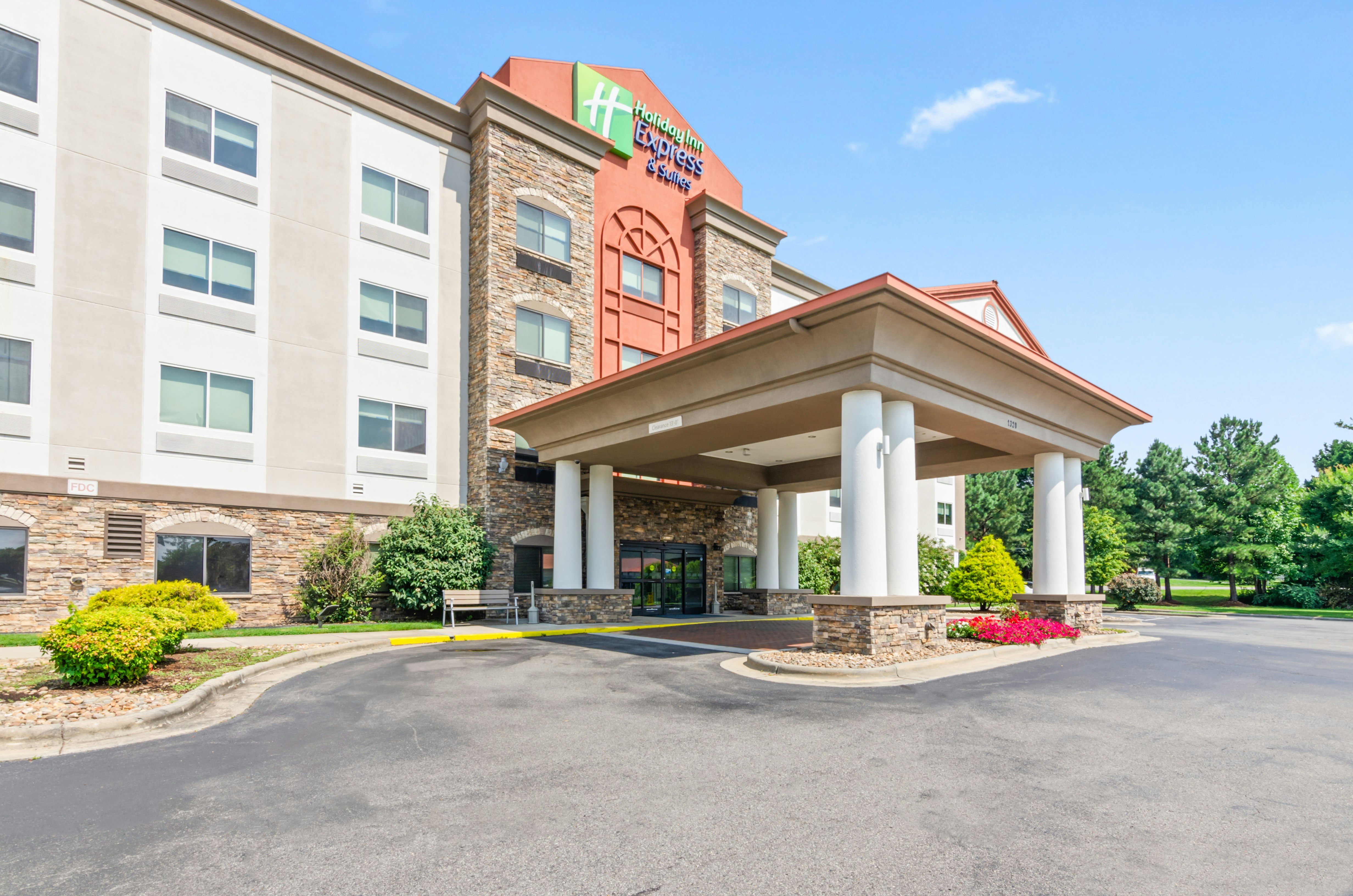 Holiday Inn Express Hotel And Suites Mount Airy 55/60