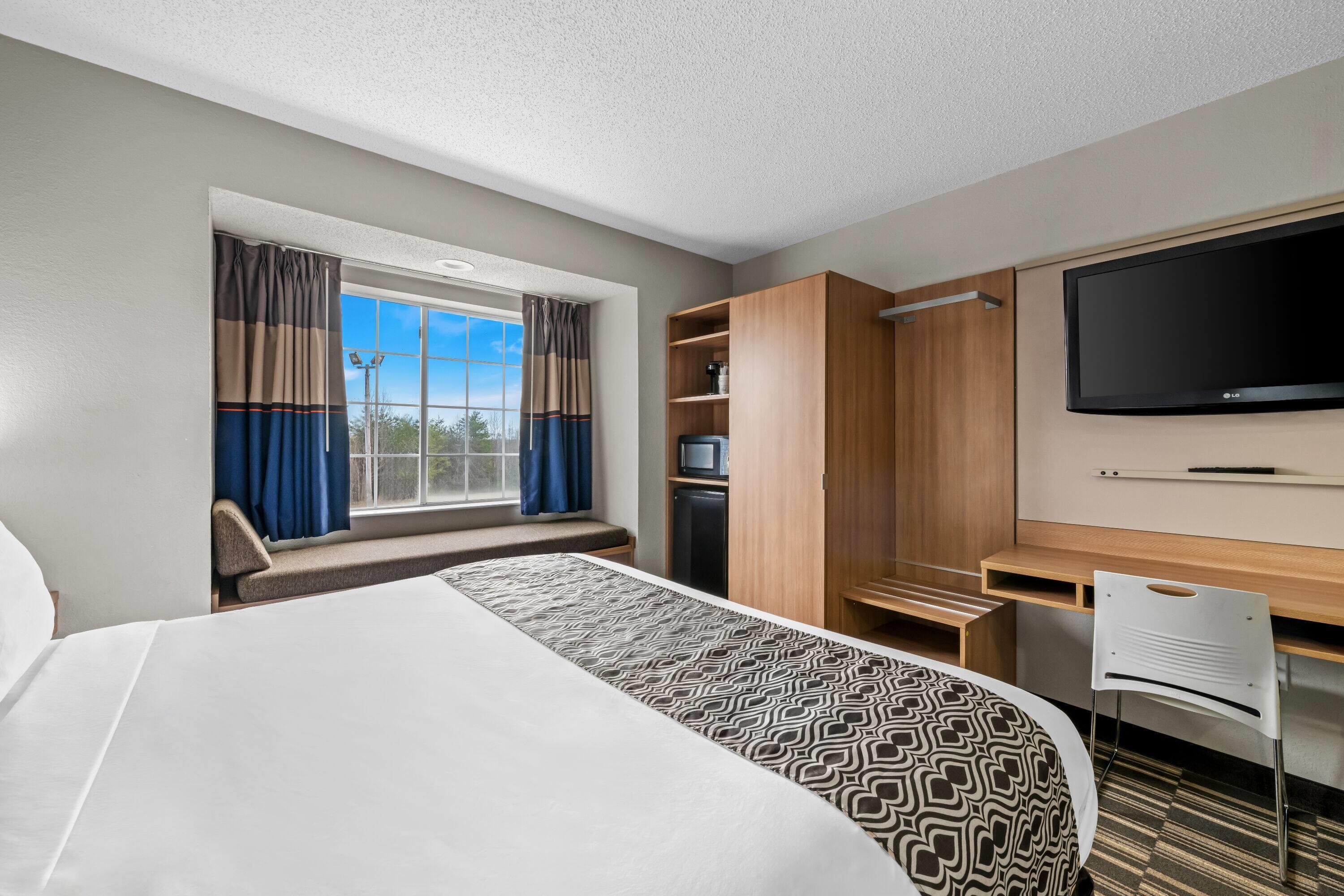 جناح استوديو ديلوكس بسرير كينج، Microtel Inn & Suites by Wyndham Statesville 2/7