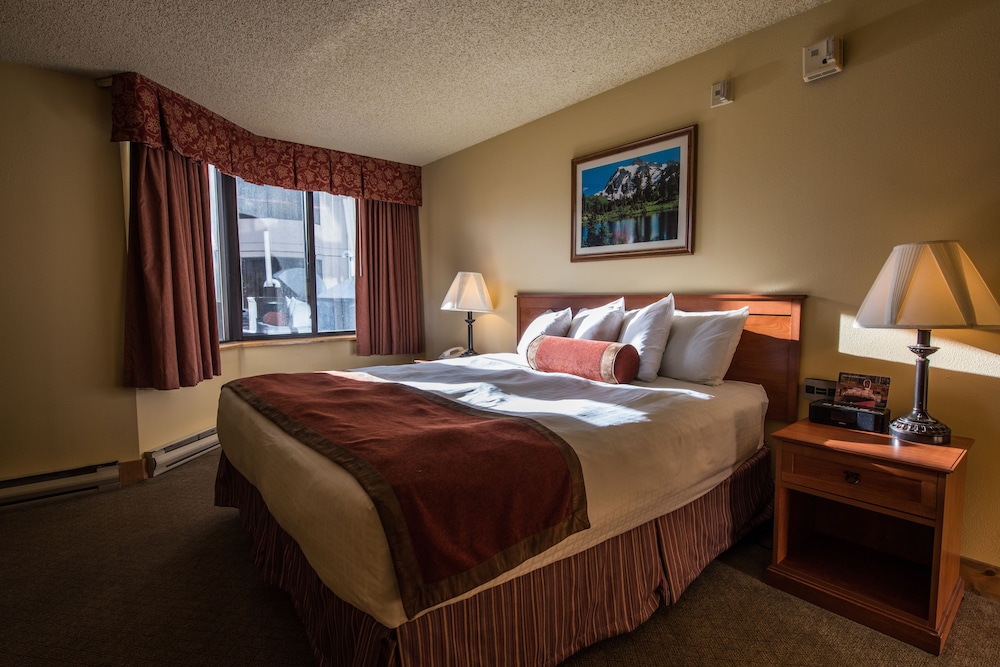 Grand Lodge Crested Butte 9/33